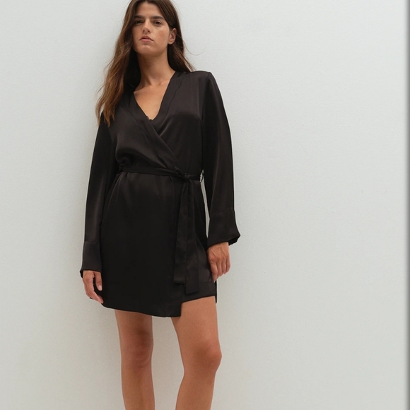 H&M Black Satin Robe With Tie. Size M/L - Picture 1 of 9